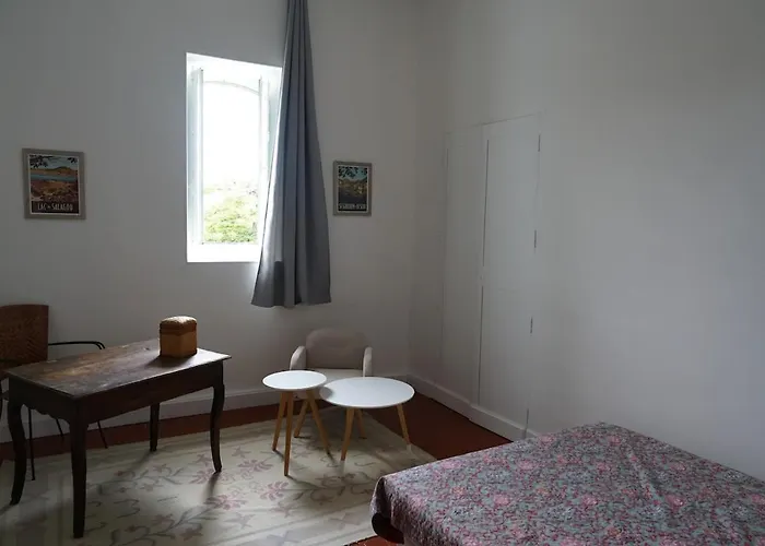 Demeure De Charme Au Nord De Montpellier Avec Piscine *